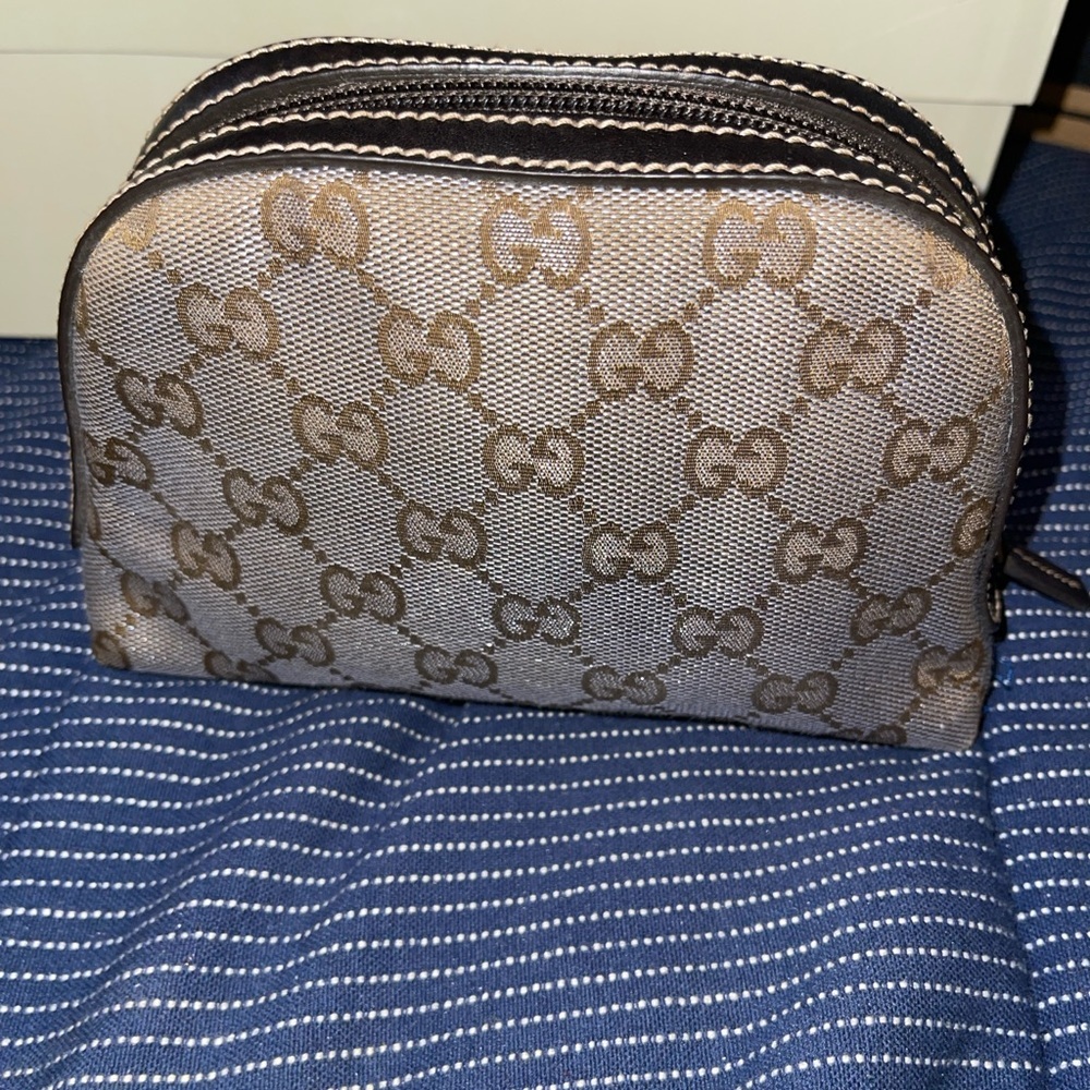 Gucci Metallic Gold and Silver Cosmetic Case - Picture 5 of 12